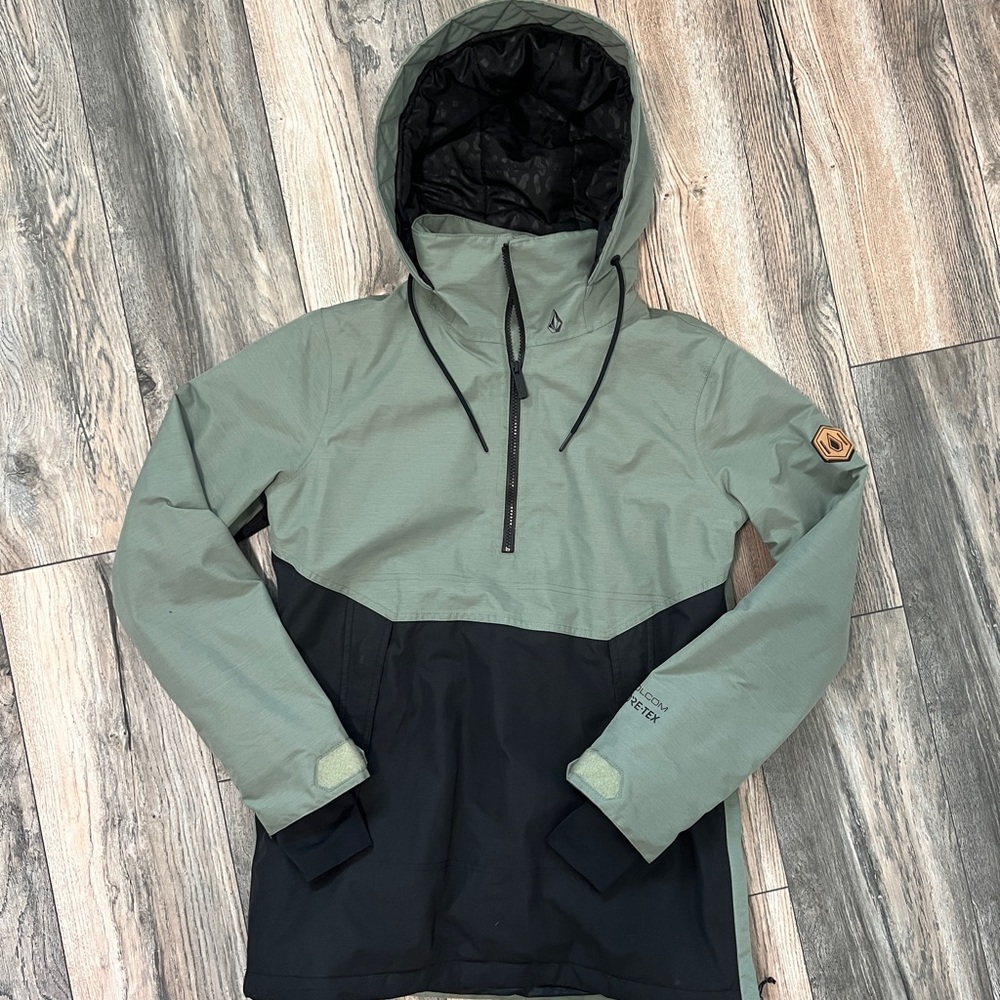 Womens volcom GORETEX insulated ski jacket